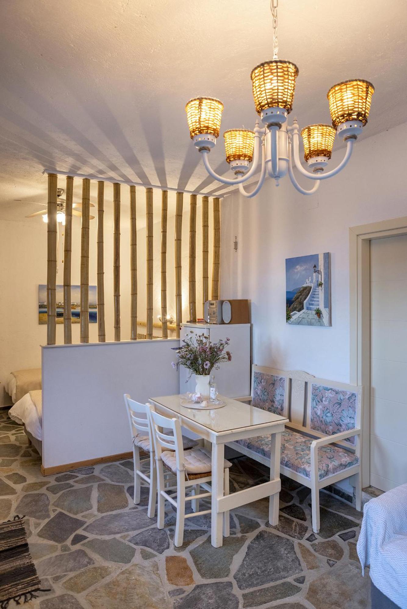 Aegean View - Seaside Apartment In Syros أزوليمنوس المظهر الخارجي الصورة